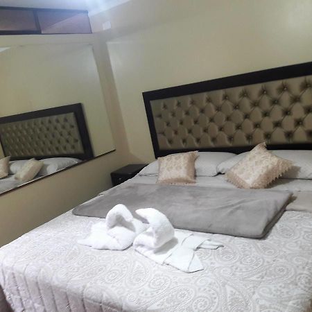 Hostal Victoria Lima Bagian luar foto