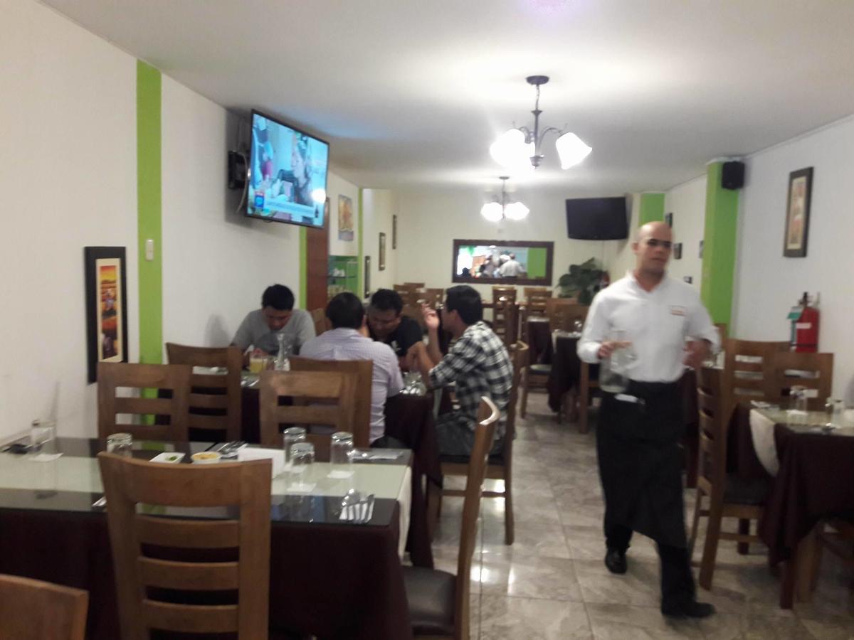 Hostal Victoria Lima Bagian luar foto