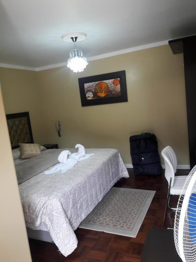Hostal Victoria Lima Bagian luar foto