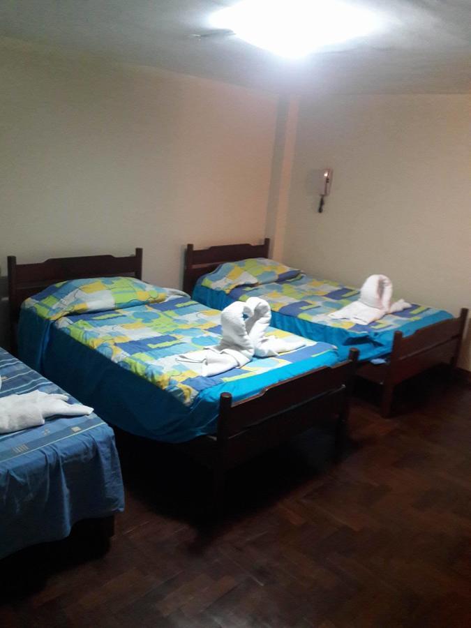 Hostal Victoria Lima Bagian luar foto
