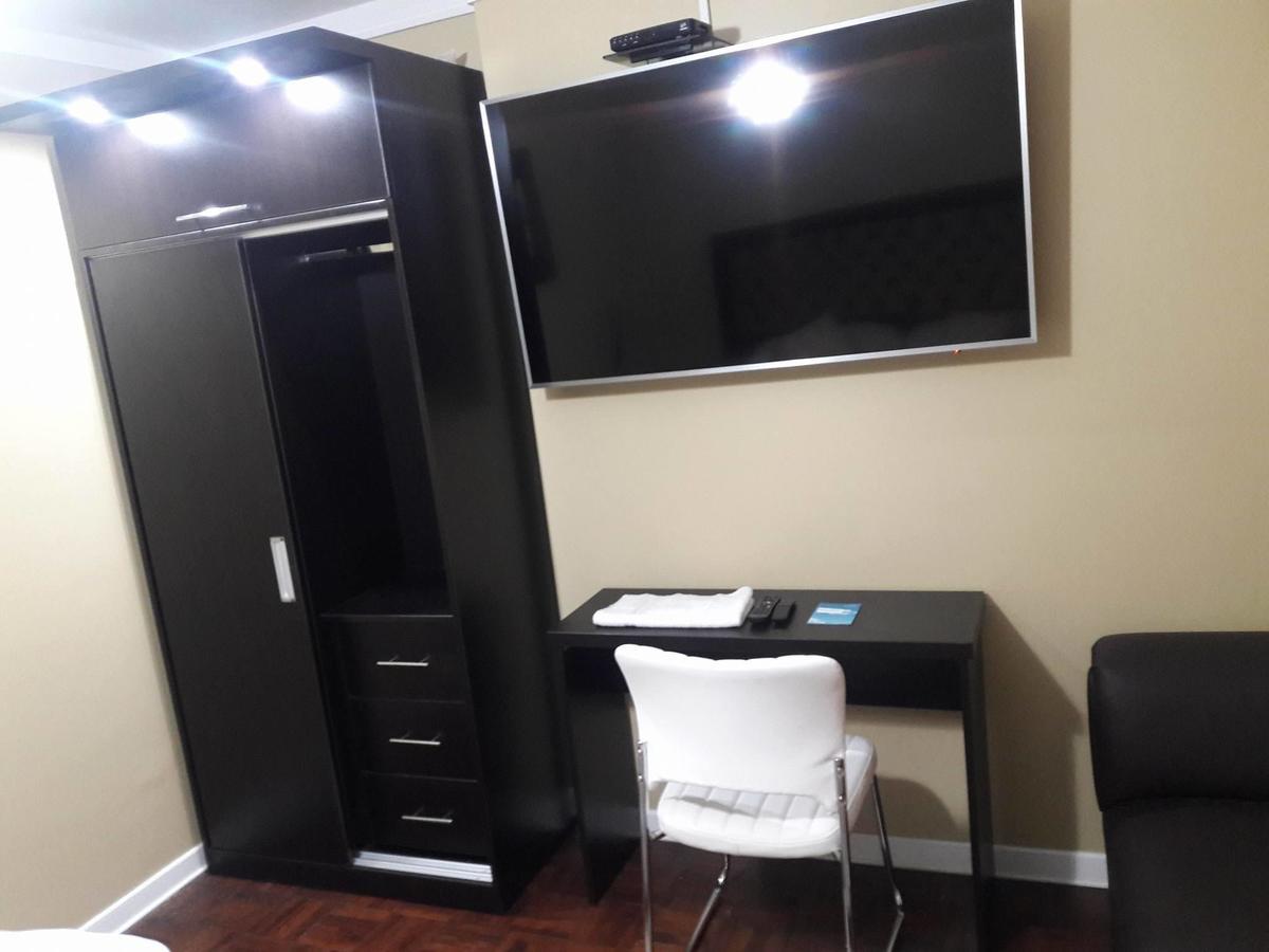 Hostal Victoria Lima Bagian luar foto