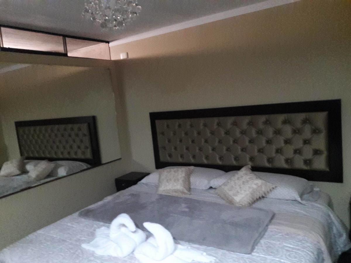 Hostal Victoria Lima Bagian luar foto